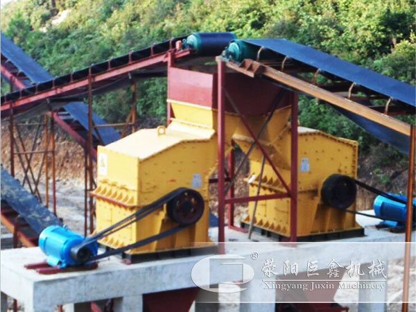 第三代制沙機河卵石制沙現(xiàn)場 第三代制沙機河卵石制沙現(xiàn)場